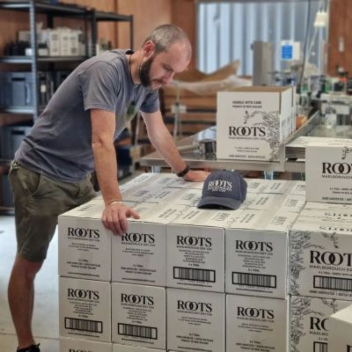 Roots Dry Gin Roots Dry Gin